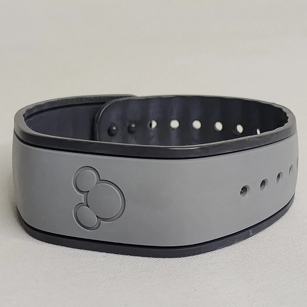Disney Magic Bands Gray "Eric" Mickey Mouse Park Admission Band ID Bracelet - Picture 1 of 9